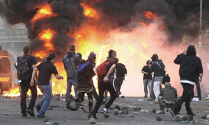 black bloc in azione a Roma il 15 ottobre