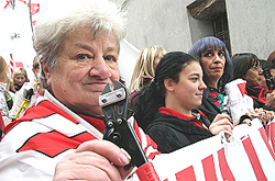 Donne No-Tav in prima fila, "armate" di cesoie