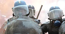 Agenti antisommossa