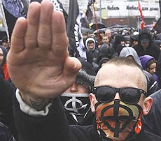 Giovani neonazisti ucraini