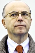 Il ministro Bernard Cazeneuve