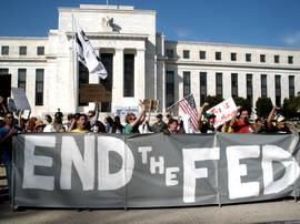 Proteste davanti alla Federal Reserve