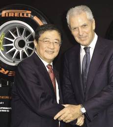 Ren Jianxin con Tronchetti Provera, Pirelli