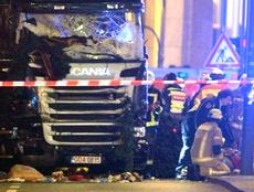 Berlino, camion-killer come a Nizza