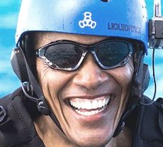 Obama in tenuta da kite surf