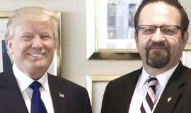 Sebastian Gorka con Trump