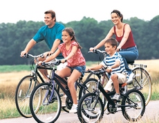 Famiglia in bicicletta