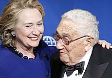 Kissinger con Hillary Clinton