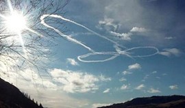 Un pene disegnato in cielo da un pilota militare Usa