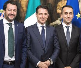 Conte tra Salvini e Di Maio