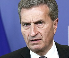 Oettinger, promotore della riforma-bavaglio