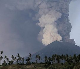 Eruzione vulcanica a Bali