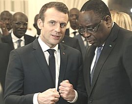 Macron con il presidente senegalese Macky Sall