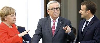 Juncker tra Merkel e Macron