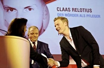 Claas Relotius mentre riceve il premio giornalistico della Cnn