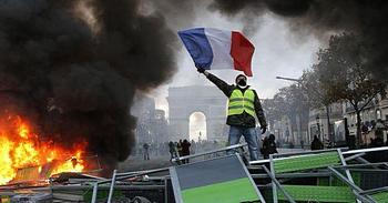 Gilet Gialli, la Francia in rivolta