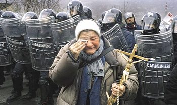 Un'immagine della protesta NoTav nel 2005