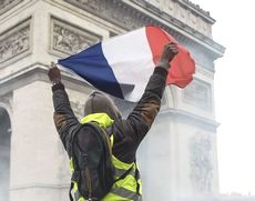 Gilet Gialli sugli Champs-Elysees