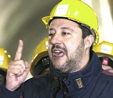 Salvini nel cunicolo esplorativo Tav di Chiomonte