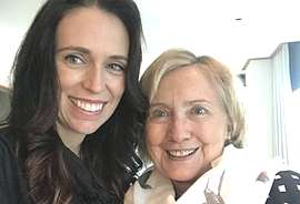 Jacinda Ardern con Hillary Clinton