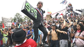 La protesta popolare a Santiago del Cile