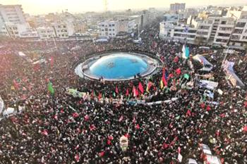 Milioni di persone a Teheran ai funerali di Soleimani