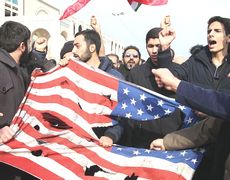 Proteste anti-Usa a Teheran