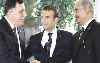 Serraj e Haftar con Macron