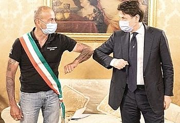 Gianluca Bacchetta con Conte a Palazzo Chigi