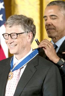 Bill Gates premiato da Obama