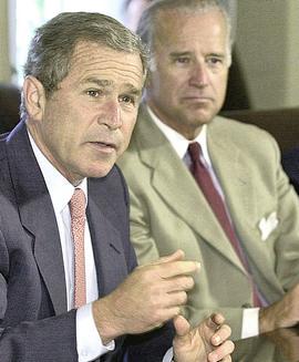 George W. Bush con Joe Biden