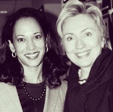 Kamala Harris con la Clinton
