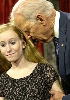 Biden con una ragazzina