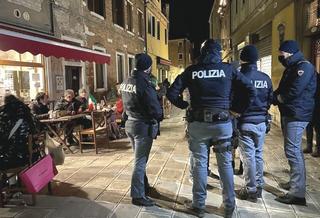 Polizia e dehors